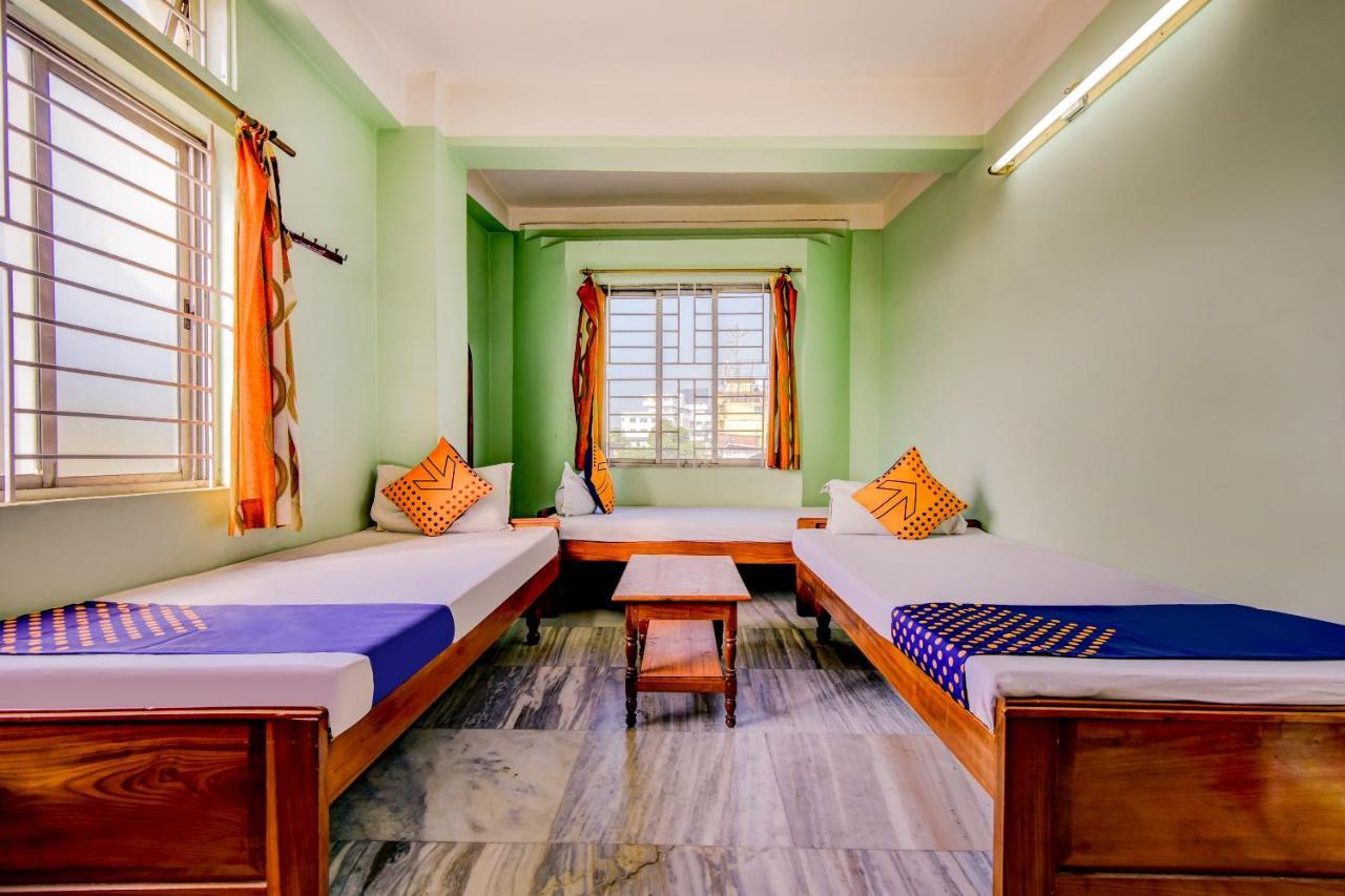 Oyo 63538 Hotel Lotus 1 Khanapara Habitación foto